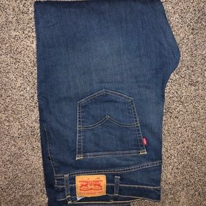 Levi’s 541 medium wash jeans